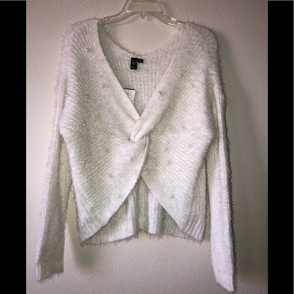 WINDSOR sweater.